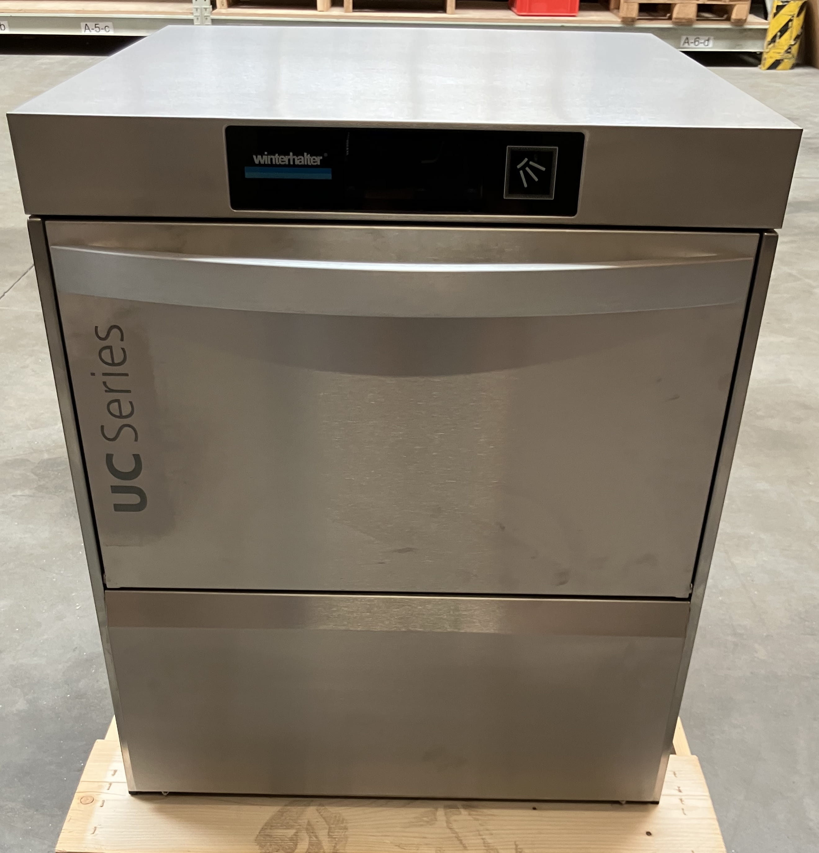 Winterhalter UC-M Spülmaschine Baujahr 2023 - Messe‑/Ausstellungsmaschine
